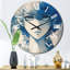 Portrait d'anime jeune femme aux yeux bleus - horloge murale-93379240