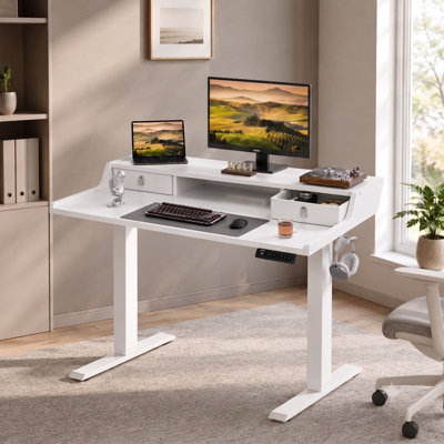 Bureau debout électrique réglable en hauteur de 39 po avec tablette à deux niveaux, tiroirs en tissu, gestion des câbles intégrée et 4 préréglages de mémoire