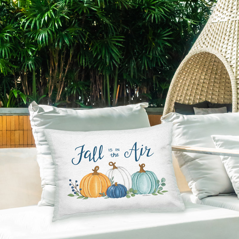 Coussin d'extérieur Fall In The Air Pumpkins par Deb Strain
