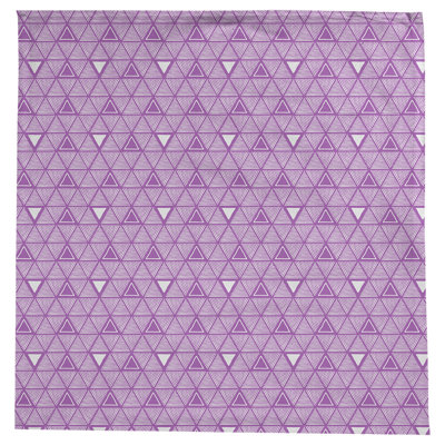 Nappe triangles dessinés à la main classiques