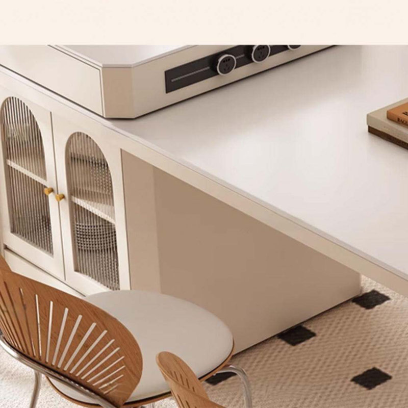 Îlot de cuisine une pièce à rallonge de comptoir en pierre de style crème avec quatre chaises