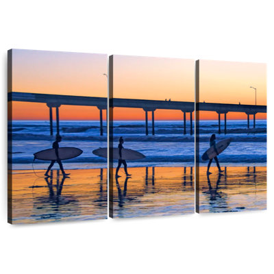 Surfeurs de plage Aletra Ocean