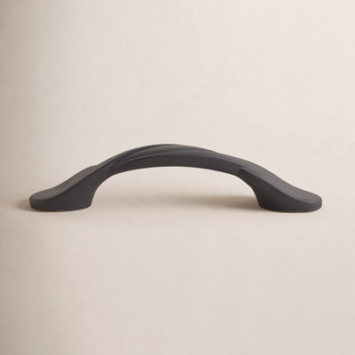 Classic Twisted Arch Cabinet Pull