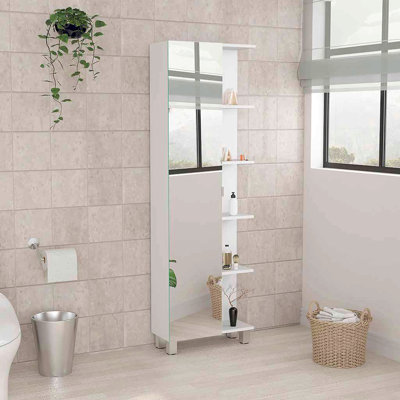 Armoire à linge, quatre tablettes intérieures, cinq tablettes extérieures