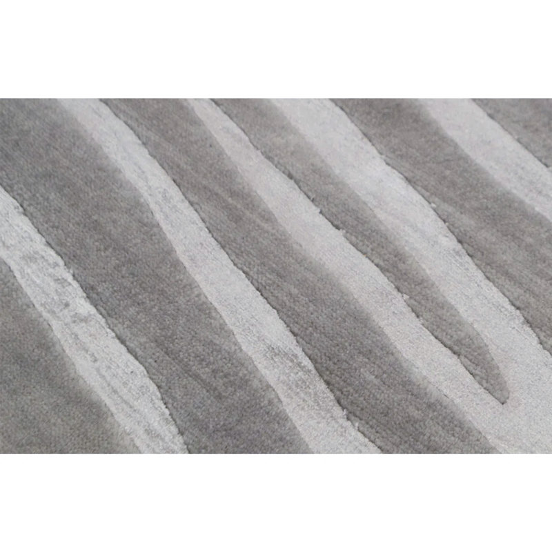 Himalayan Animal Print Area Rug in Gray, Rectangle 4' x 5'11"