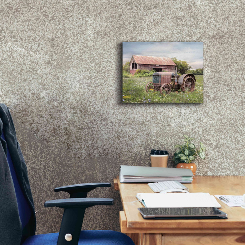 «Clayton Tractor» par Lori Deiter, art mural sur toile, H 12 po x l 16 po x P 0,75 po