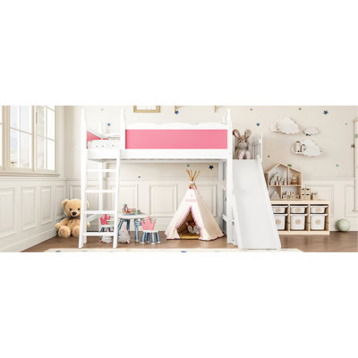 Lit mezzanine simple rose et blanc avec tablettes de rangement, garde-robe, glissade amovible, garde-robe en bois massif