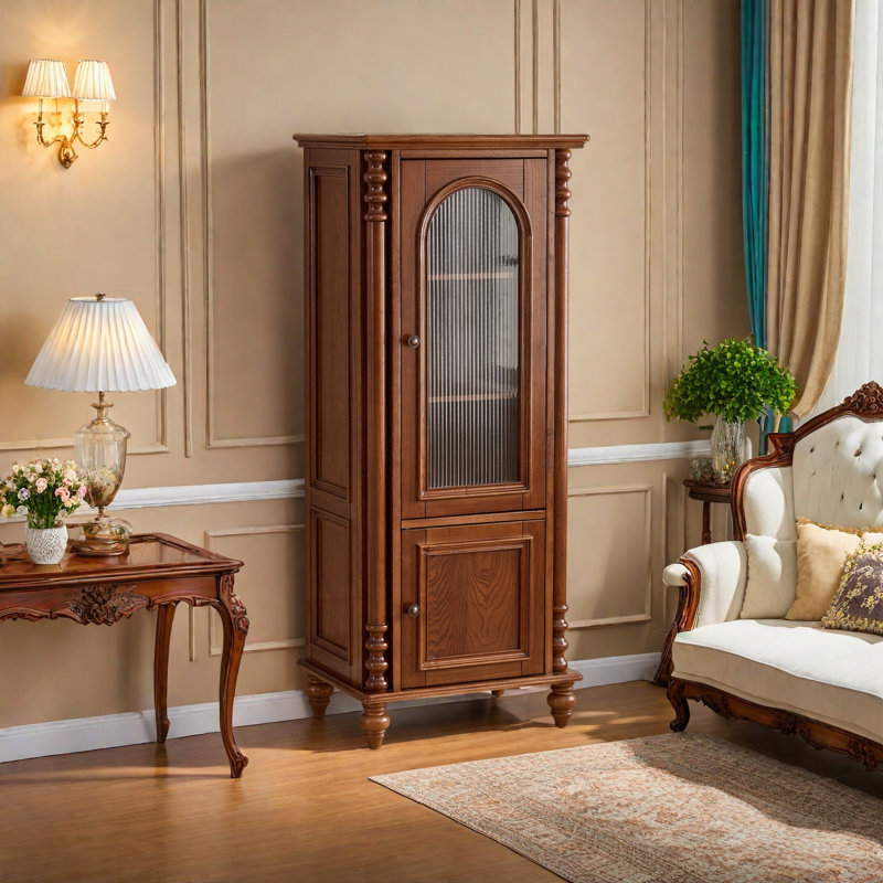 Grande armoire de rangement dans le salon