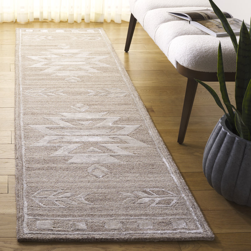 Soho 659 Hand Tufted Wool/Viscose/Cotton Moroccan Rug in Beige/Ivory, Runner 2'3" x 8'