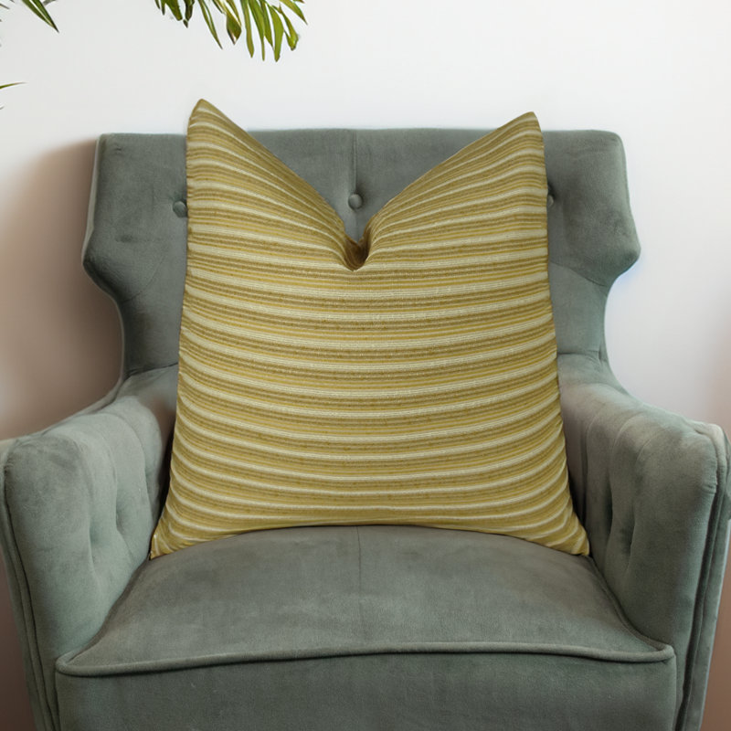 Grand choix de coussins décoratifs à rayures taupe Thomas Collection®, Carré 18 po