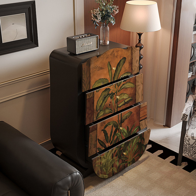 Commode décorative de style français