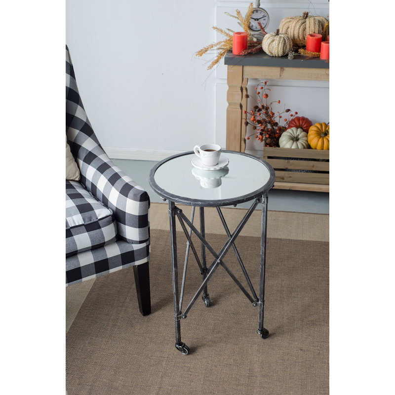 Table d'appoint Gilbert D17 x 26,5 po