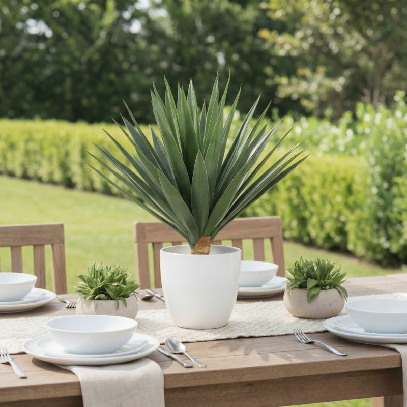 Agave artificielle résistante aux rayons UV dans un pot à fleurs blanc (intérieur / extérieur), 17 po