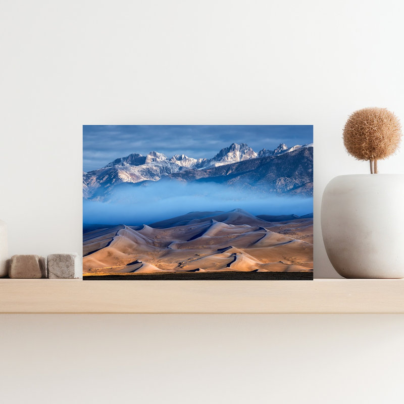 «Golden Dunes Misty Mountains Serene Tranquil Abstract Landscape Mountain», reproduction d'art murale, H 18 po x l 12 po