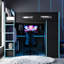 Lit double en bois pour jouer avec lit mezzanine, bureau, gestion des câbles et éclairage pour une chambre de jeu-130155675