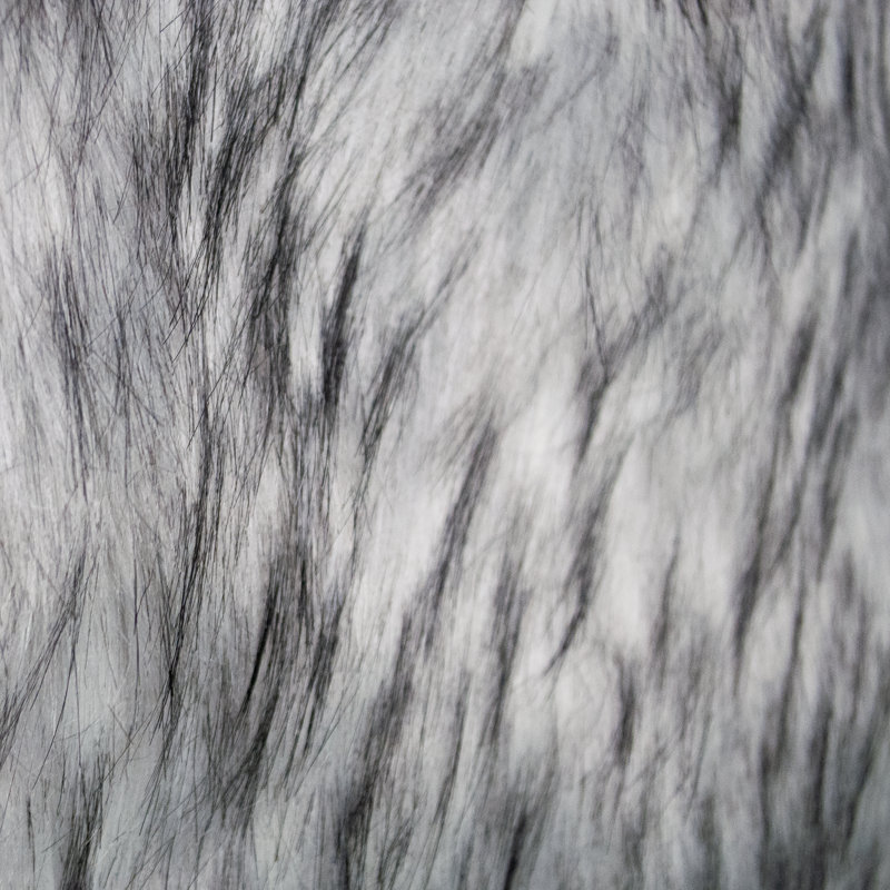 Jeté en fausse fourrure gris clair Thomas Collection®, L 60 po x L 72 po