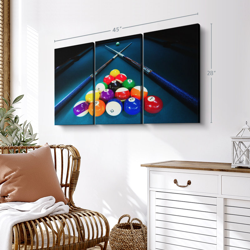 «Billiard Cue Stick Triangle», 3 pièces sur toile, H 28 po x l 45 po x P 1,25 po