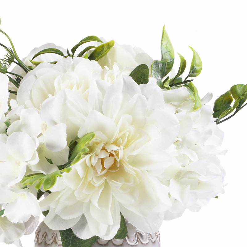 Arrangement de fleurs mélangées en pot