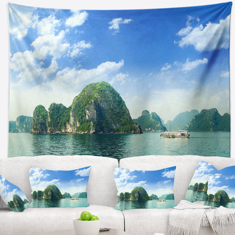 Tapisserie «Seascape Ha Long Bay in Vietnam», H 32 po x l 39 po