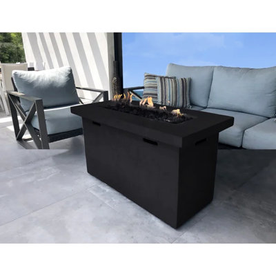 Foyer de table extérieur en béton de 42 po de largeur - 25 po de hauteur, H, rouille, actionné par bouton-poussoir avec des pierres de lave, base de flamme et de pierre réglable moderne
