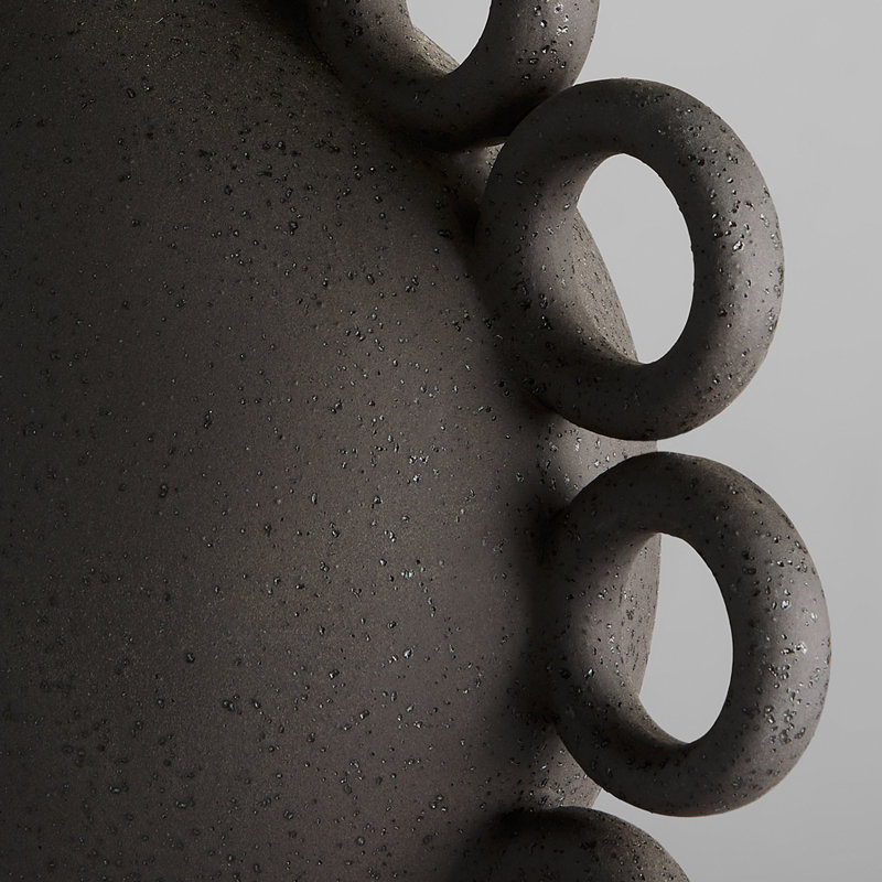 Vase de table Ringlets, H 18 po x l 9,5 po x P 4,75 po, Noir, noir, noir, noir