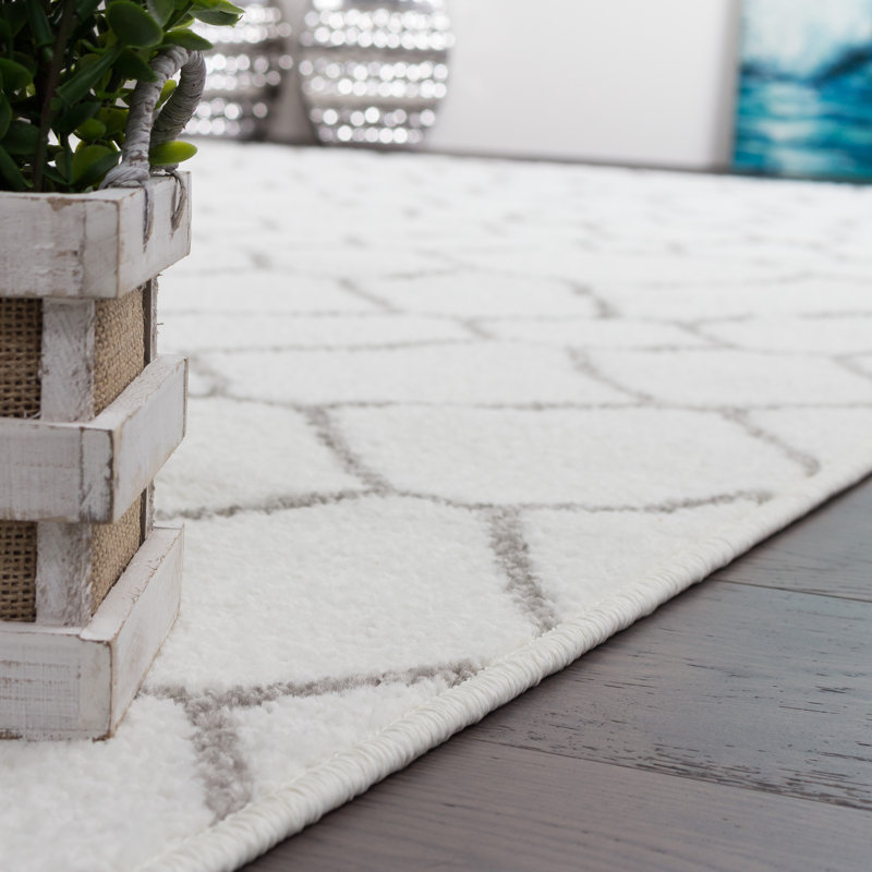 Wetzler Indoor Rug, Rectangle 3'3" x 4'11"