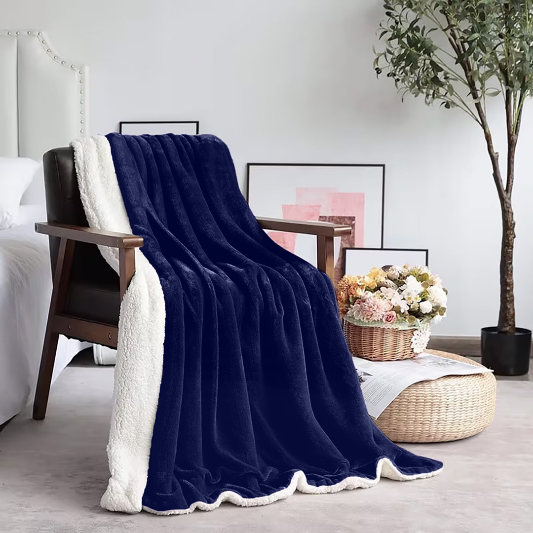 Super Soft Sherpa Fleece Blanket – Reversible Cozy Throw, 240 GSM