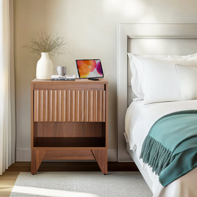 Dejesus 19" W 1-Drawer Nightstand With Charging Station