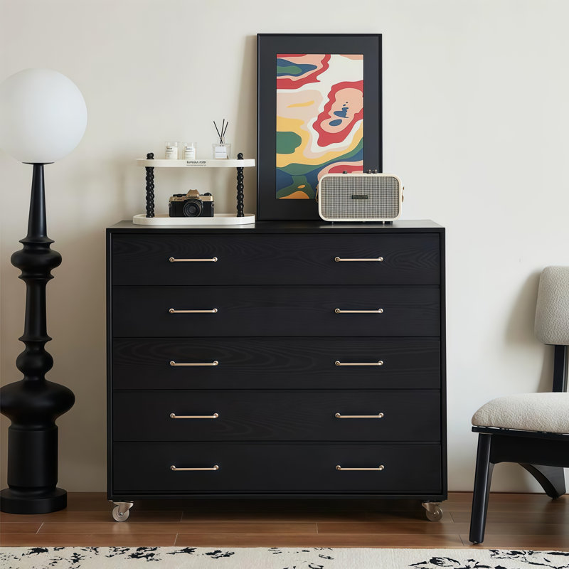 Une commode de style rétro portable, Noir