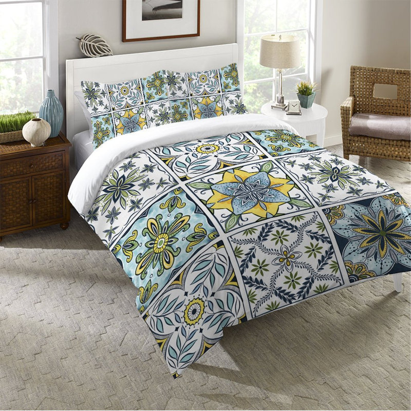 Édredon Blue Sunrise Medallion par Laural Home, Grand