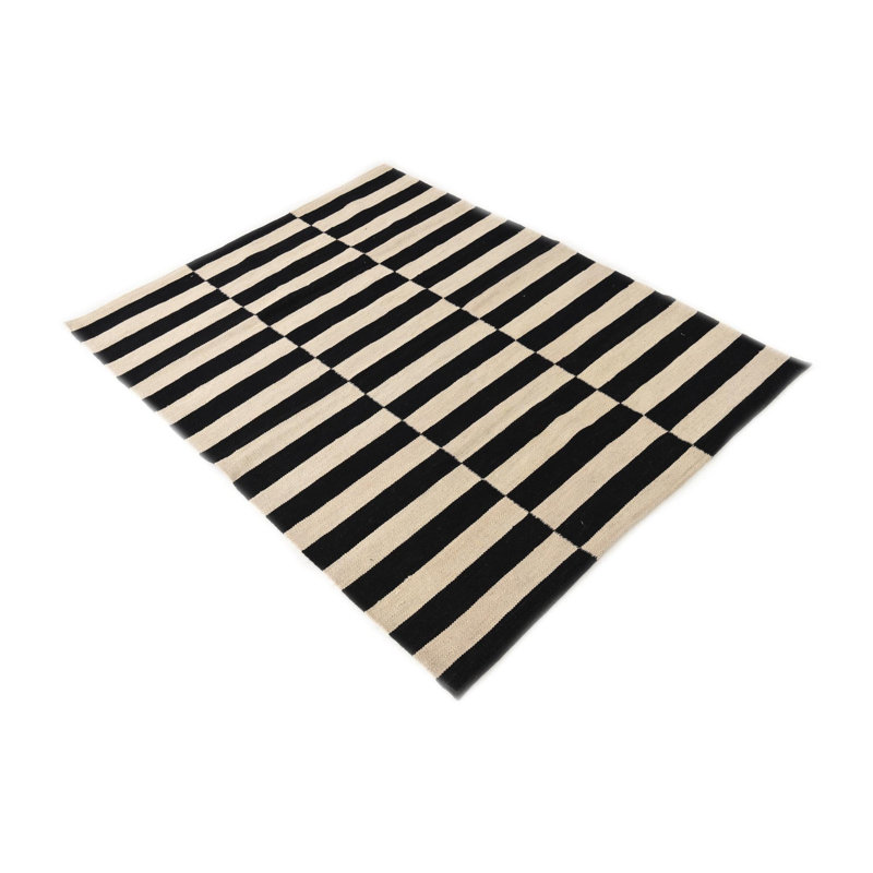 Tapis noir et blanc Newsom