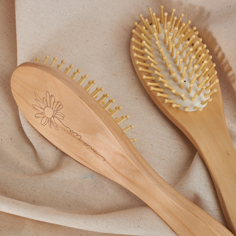 Personalized Large Hair Comb with Daisy Design, Yes