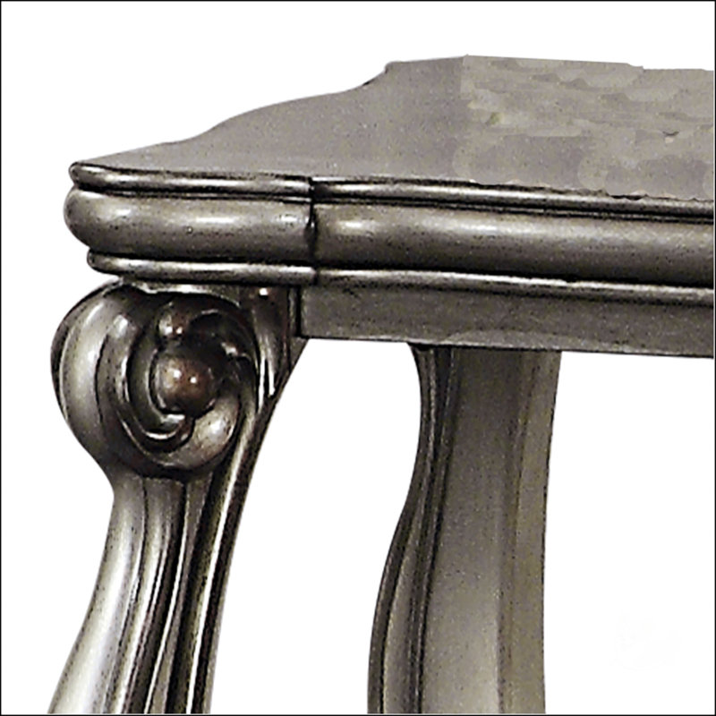 Table de bout en platine antique avec tablette inférieure