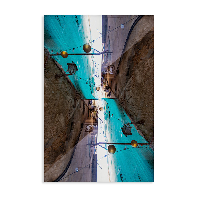 Toile urbaine avec perspective surréaliste, design Robin Vandenabeele, H 24 po x l 16 po
