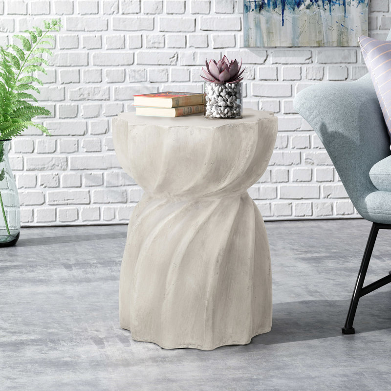 Table d'appoint - Mobilier d'extérieur élégant. Oxyde de magnésium gris, 14 po x 14 po x 18,5 po, plateau de table captivant de 16,95 lb, forme moderne rehaussant l'élégance. Conception ravissante