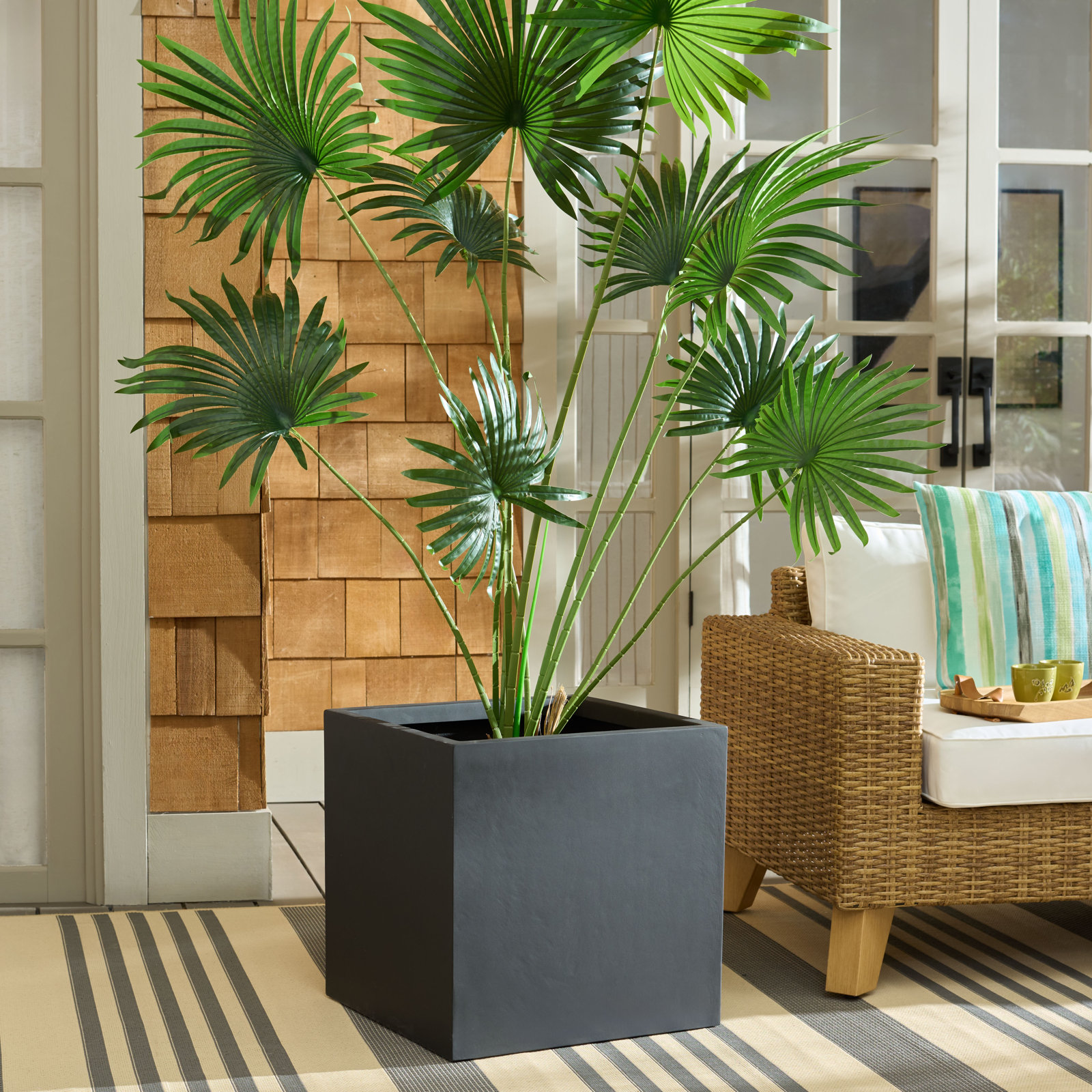 20" Pot Planter, Black