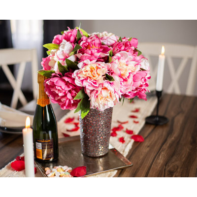 Arrangement de pivoines mixtes dans un vase