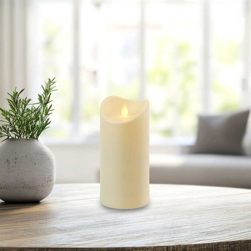 Bougie pilier à pile avec flamme vacillante, H 7 po x l 3,5 po x P 3,5 po, Crème