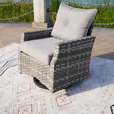 Wayden Swivel Wicker Outdoor Lounge Chair