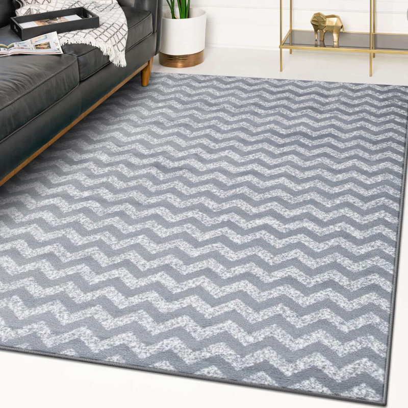 Friedegund Chevron Indoor Rug, Rectangle 4' x 5' 