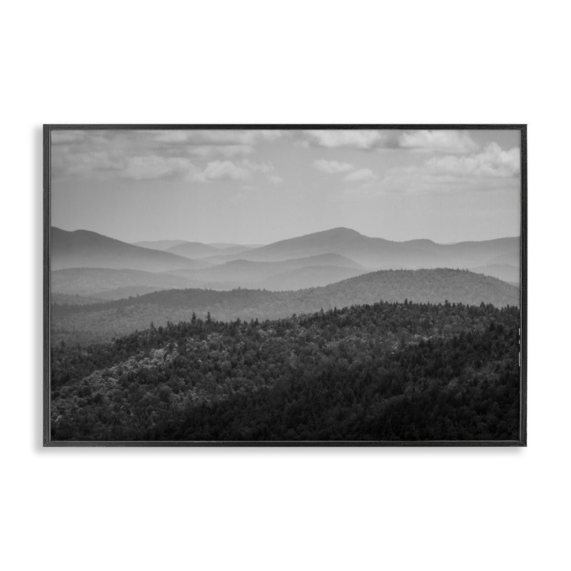 Misty Adirondack Mountains, estampe numérique, conception de James Rodewald, H 12 po x l 18 po, Giclée encadrée noir minuit