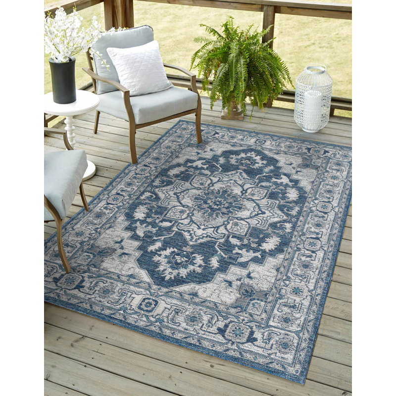 Tapis performance tissé à la machine médaillon Dahlia - ivoire / bleu - 5 pi 3 po x 7 pi, 5 pi 3 po x 7 pi
