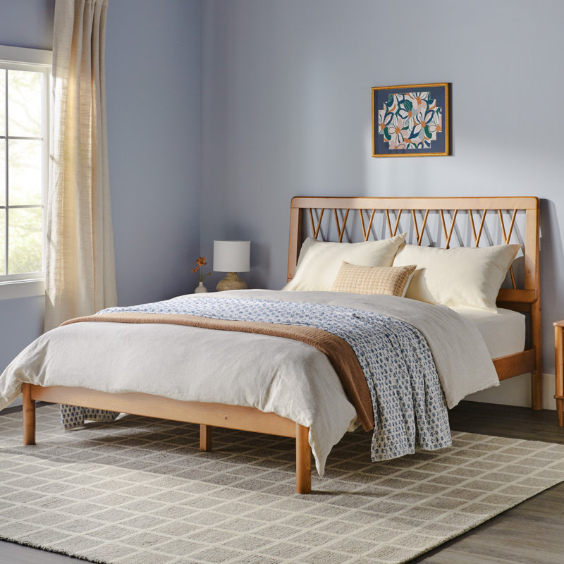 Luka Transitional Solid Wood Platform Bed, Caramel, Queen