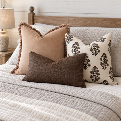 Ensemble de 3 housses de coussin tissées à imprimé floral marron et ivoire, franges en velours