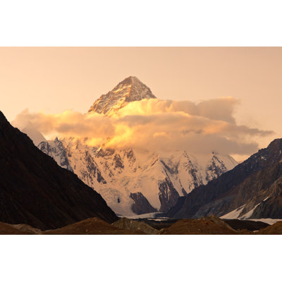 «Adeiza K2 in Pakistan at Sunset» par Patrickpoendl - photographie sur toile tendue