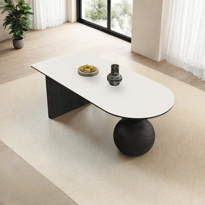 Hennecy by Brayden Studio