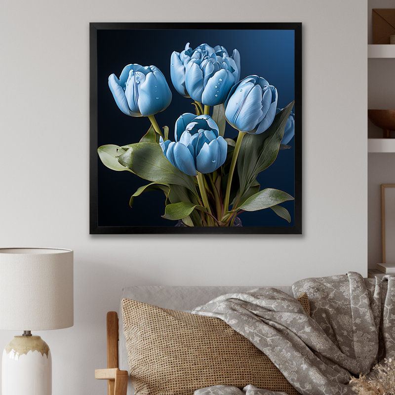 «Azure Blue Tulips Bloom III» sur toile, H 30 po x l 30 po x P 1 po, Cadre simple noir