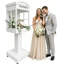 Présentoir à roulettes en forme de cabine téléphonique britannique blanche avec livre d'or audio, idéal pour les photos de mariage, les réceptions et les fêtes prénuptiales. Téléphone non inclus.
