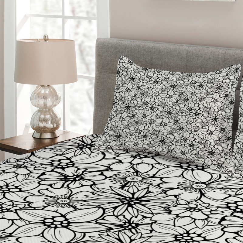 Farmhouse / Country Floral Coverlet, Gray/White Floral