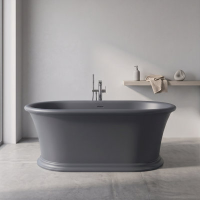 Baignoire de trempage autoportante de 61 po avec base cannelée d'inspiration romaine, résine pierre gris foncé